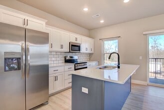 Building Photo - Brand New Luxury Townhomes: 3BR, 2.5Bath A...