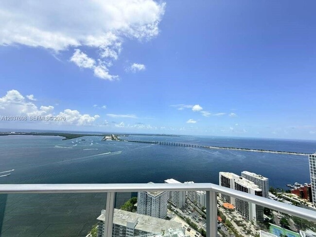 Building Photo - 1300 Brickell Bay Dr