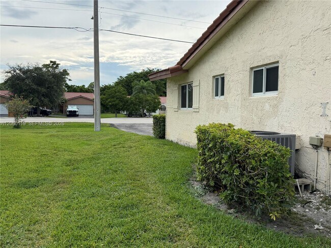 Building Photo - 4171 NW 110th Ave