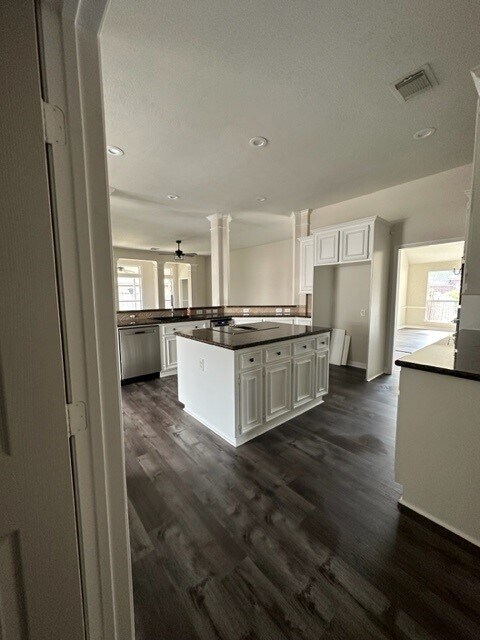 Building Photo - 7103 Hot Creek Trc
