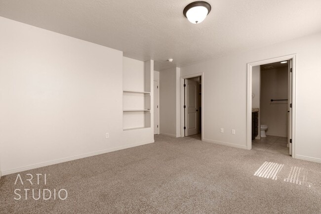 Building Photo - MOVE-IN SPECIAL $100 OFF FIRST MONTH'S REN...