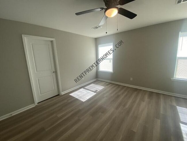 Building Photo - 1307 Lee Mac Dr