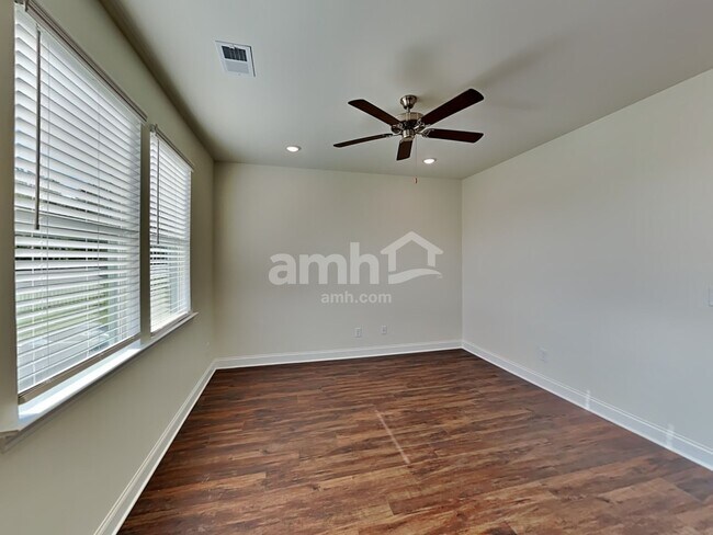 Building Photo - 95 Pecan Dr