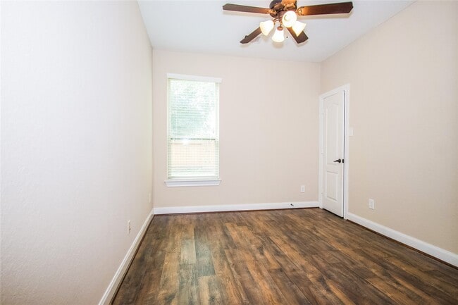 Building Photo - 6114 Brookmall Dr