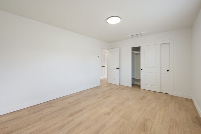 Building Photo - 1301 Clements Cir