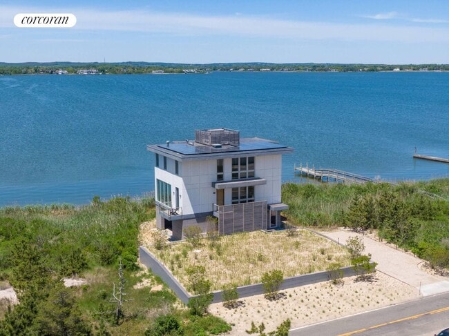 Building Photo - 1122 Flying Point Rd