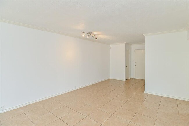 Building Photo - 5353 Institute Ln