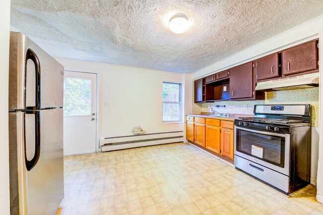 Building Photo - 2675 S 18th St