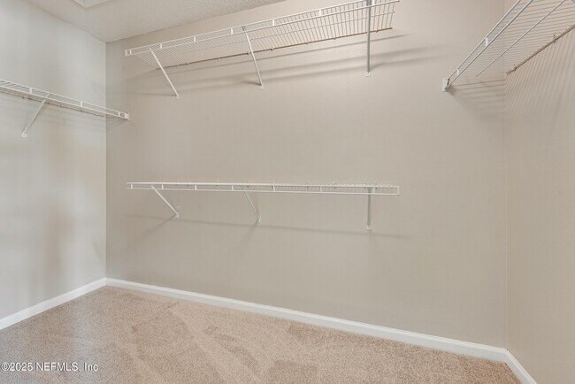 Building Photo - 7990 Baymeadows Cir E