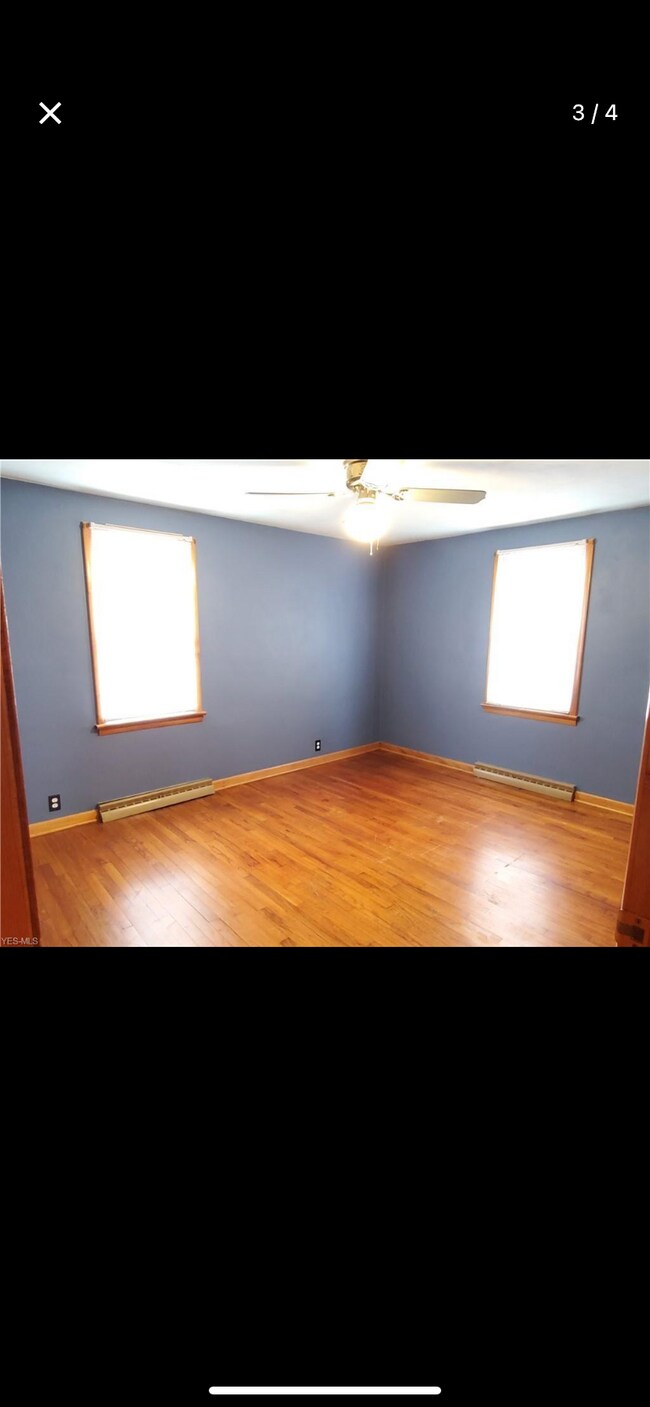 Building Photo - 963 Roberts St