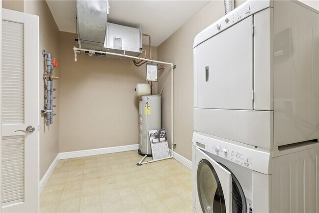 Building Photo - 151 Fort Pitt Blvd