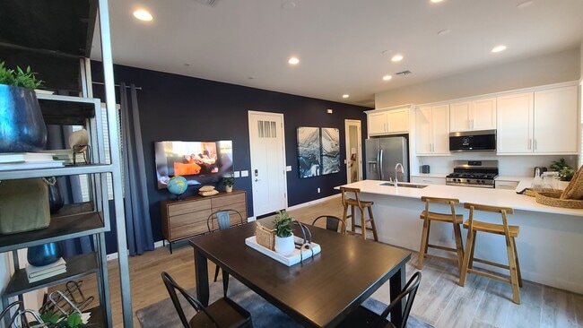 Building Photo - 4017 W La Mirada Dr