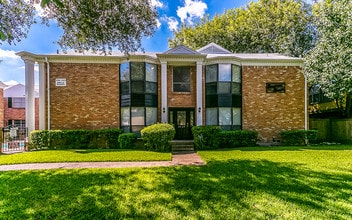 Building Photo - 4701 McKinney Ave