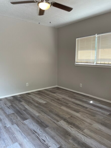 Building Photo - 10910 Baltic Dr