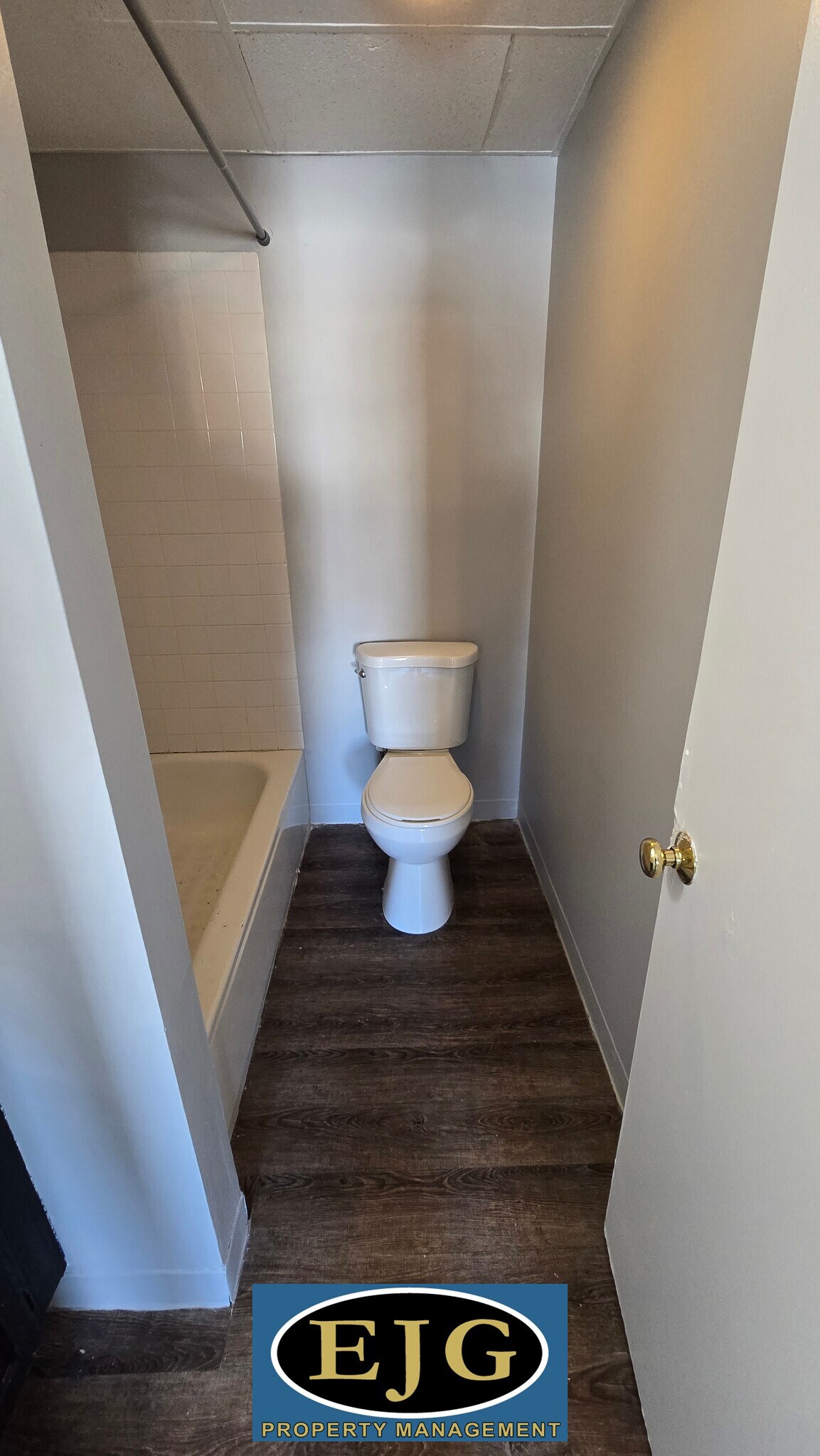 Building Photo - 26 Ledge St