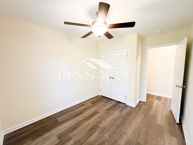 Building Photo - 2305 Tazewell Ave