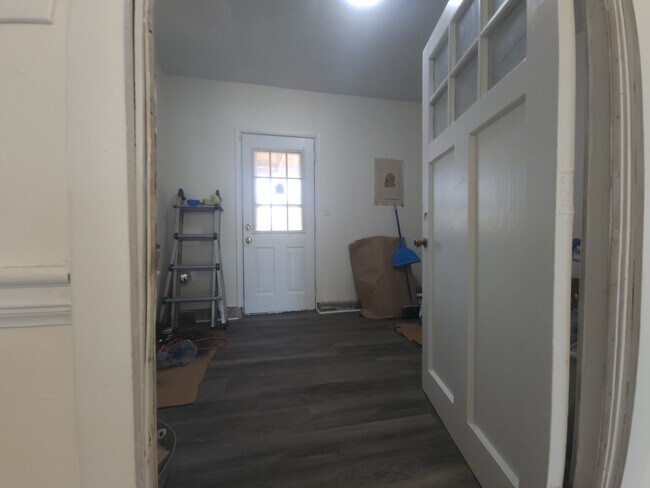 Building Photo - 846 Drawbridge Dr