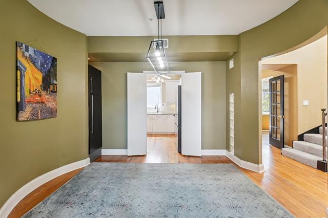 Building Photo - 4040 Avondale Ave