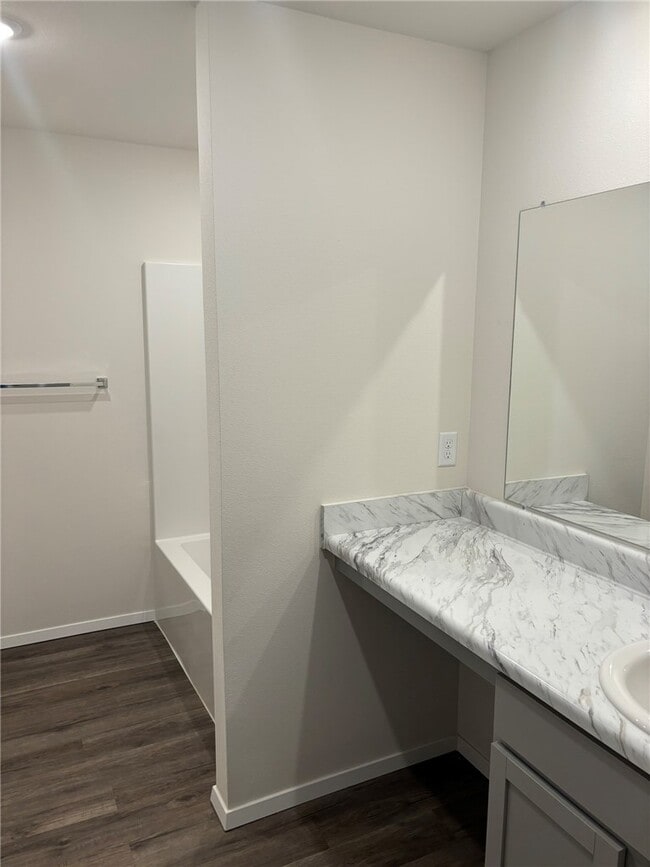 Building Photo - 801 S Katlyn Dr