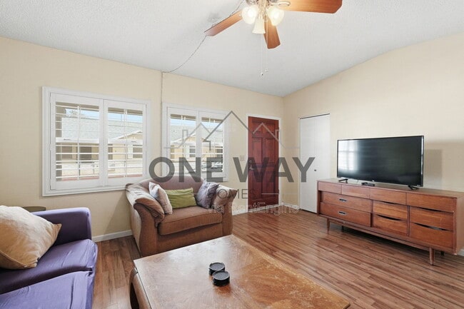 Building Photo - 2929 E Broadway Rd