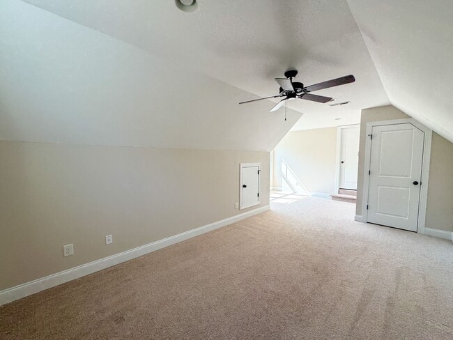 Building Photo - Gorgeous 4 Bed 2.5 Bath Home in Pinehurst