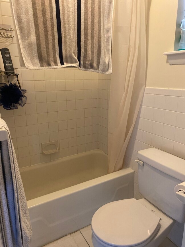 Building Photo - 176 Salem St