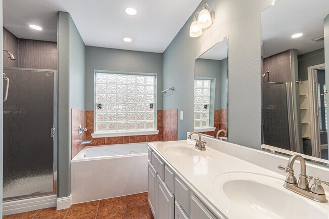 Building Photo - 18103 Red Ash Ct