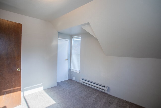 Building Photo - 517 S Hartford Ave