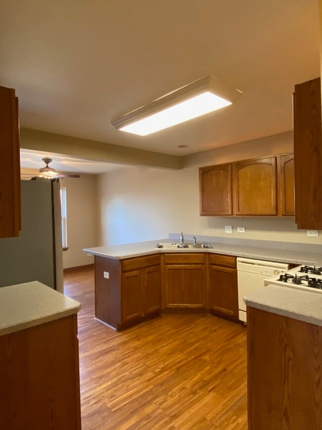 Building Photo - 17207 Dundee Dr