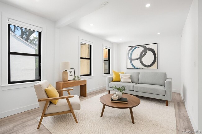 Building Photo - 2122 Boston Post Rd