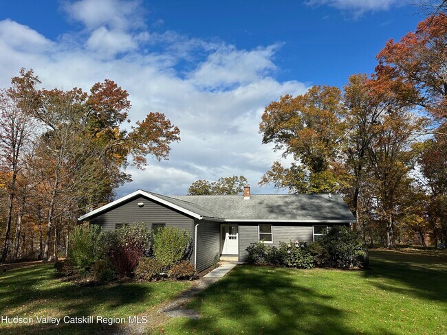 Primary Photo - 5265 NY-9G