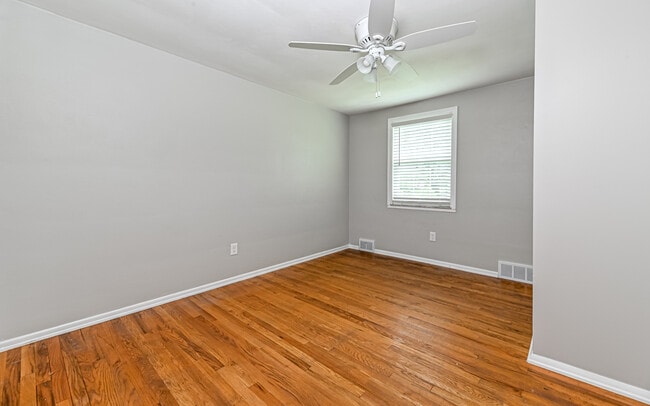 Building Photo - 4236 Tanglewood Dr
