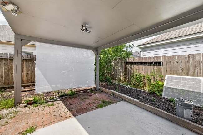 Building Photo - 12819 Wisteria Park Dr