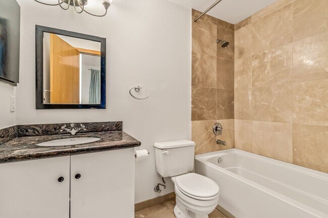Building Photo - 1 Bedroom Apartment Next To Cal Anderson Park! *Utilities and Garage Parking Included!*