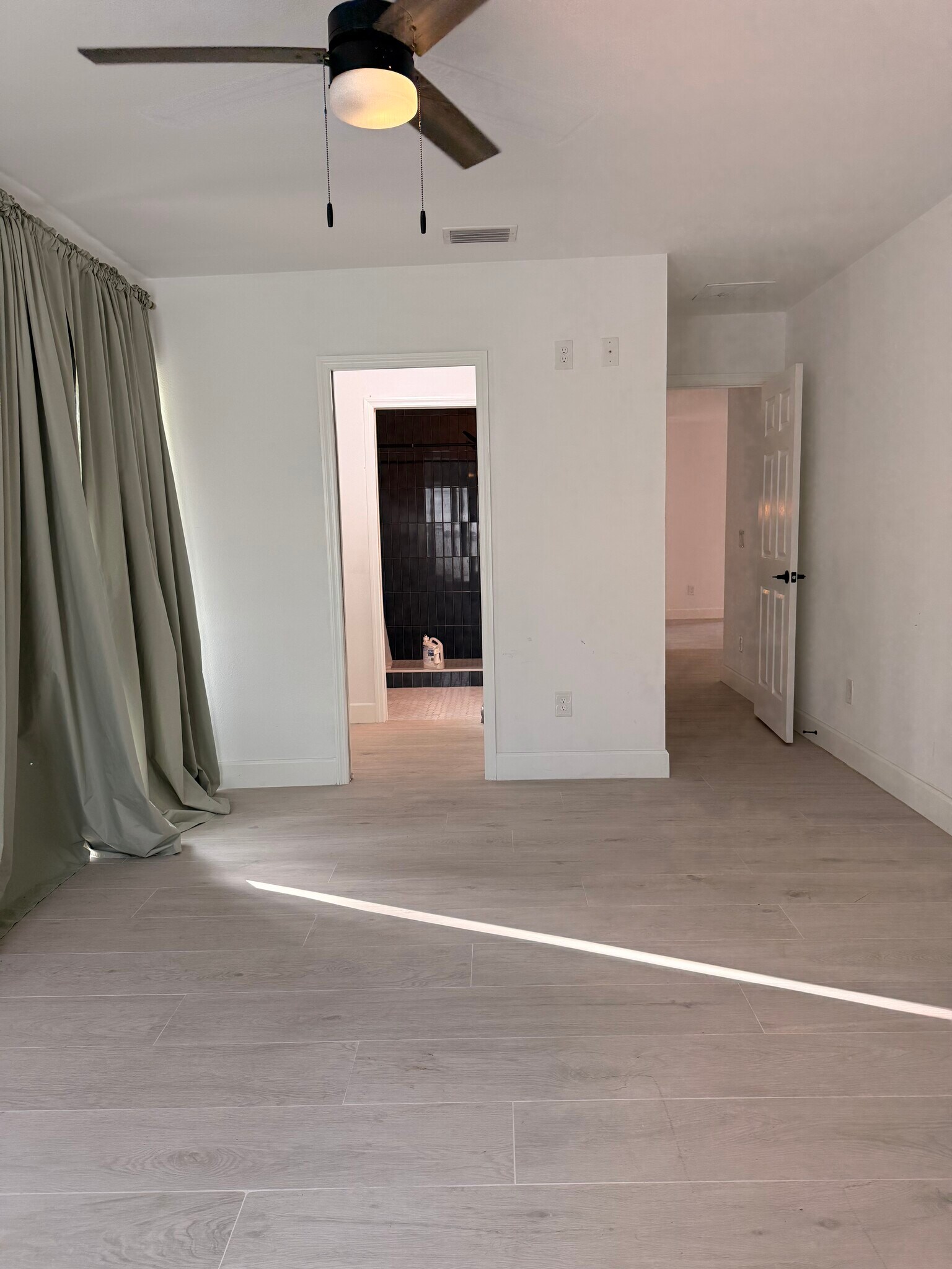 Building Photo - 4724 W Tambay Ave