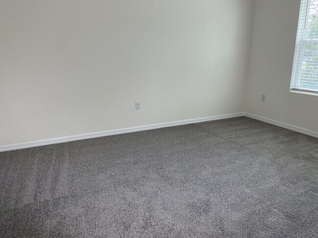 Building Photo - 35 Hickory Crse Trl