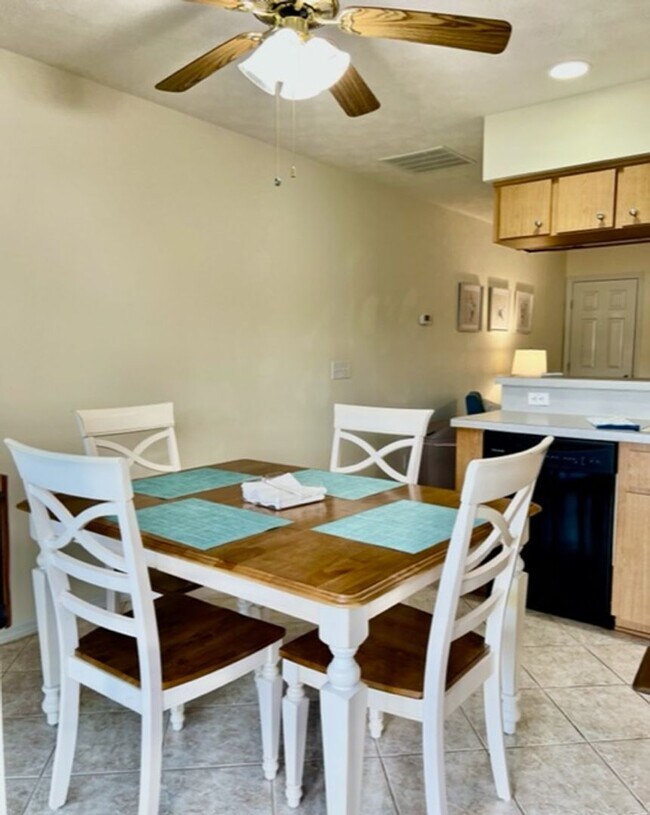 Building Photo - Beautiful Waterfront 2/2 Furnished Condo with community pool!