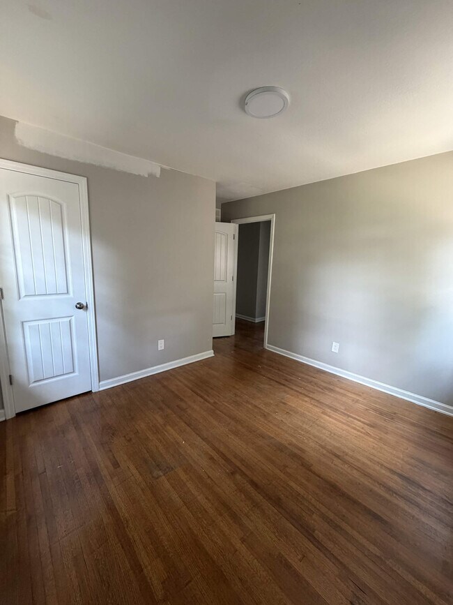 Building Photo - 4491 Dunn Ave