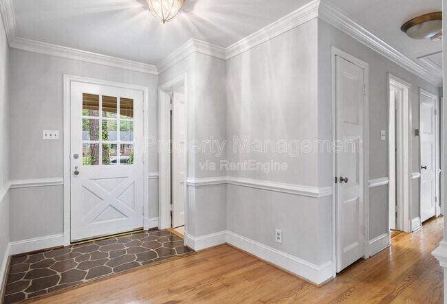 Building Photo - 3351 Scottview Dr