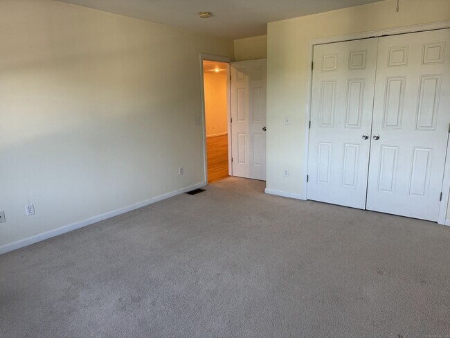 Building Photo - 32 Murphy's Dr