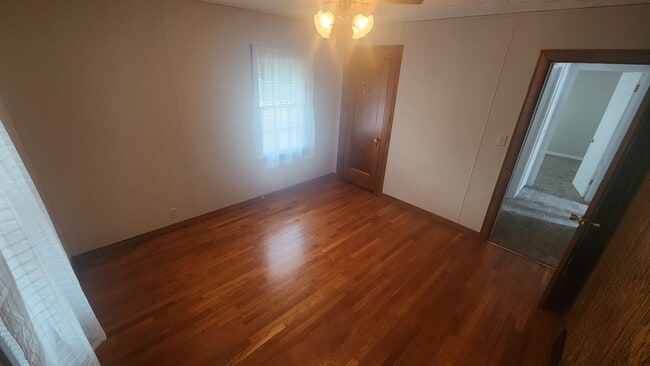 Building Photo - 1025 Bellaire Ave