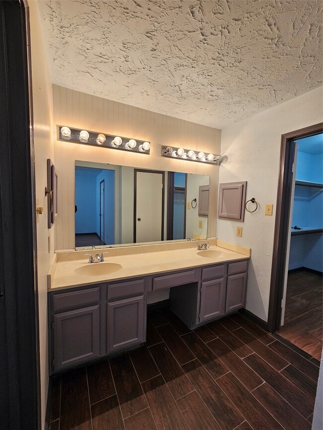 Building Photo - 8319 Wind Veil Dr