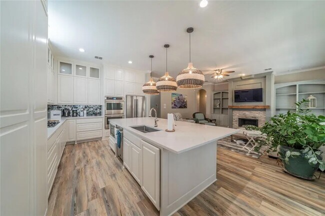Building Photo - 1510 Pecan Valley Ct