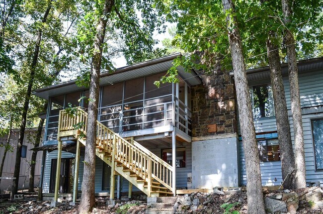 Building Photo - 68 Sierra Dr