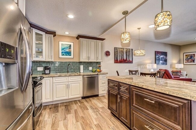 Building Photo - 7848 E Bonita Dr