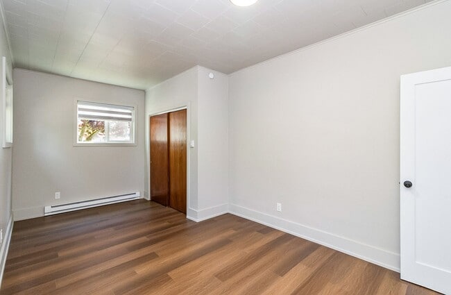 Building Photo - 607 3rd St