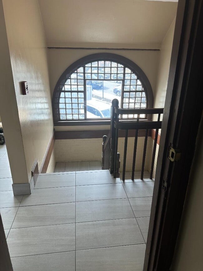 Building Photo - 175 Ashmont St