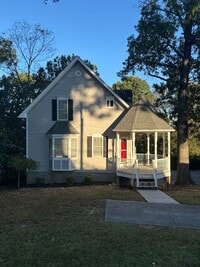 Building Photo - Freshly Renovated Dollhouse in Maryville!!