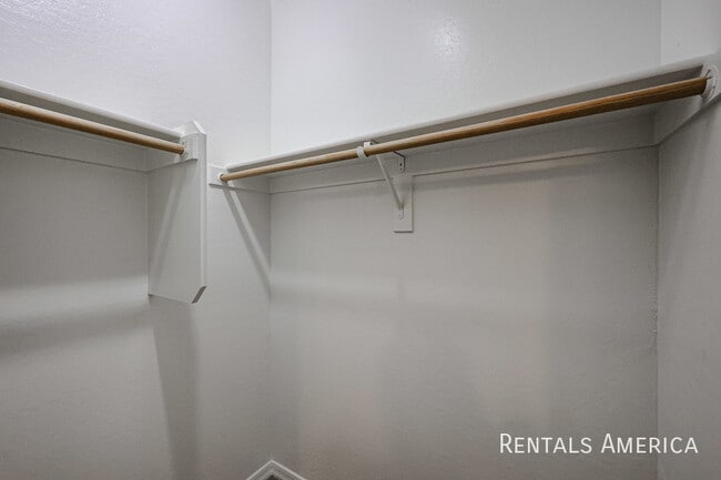 Building Photo - 3173 E Canyon Way