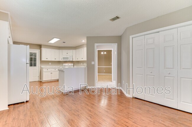 Building Photo - 208 Stonington Dr